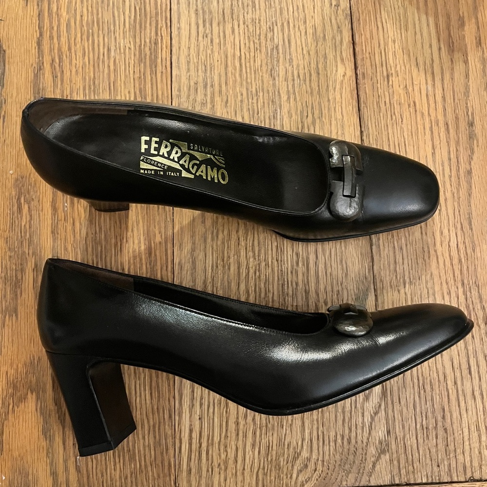 Vintage Salvatore Ferragamo Italian Black Leather Block Heel Pumps
